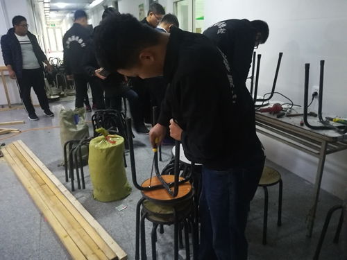 如果遇到热水器一打开就显示e2教你怎么解决这个故障 如果遇到热水器一打开就显示e2教你怎么解决这个故障