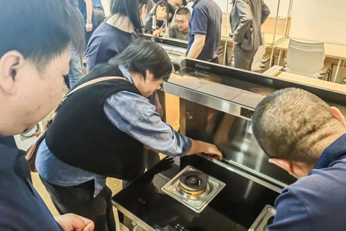 冰箱侧面烫手怎么回事　为什么冰箱侧面会烫手