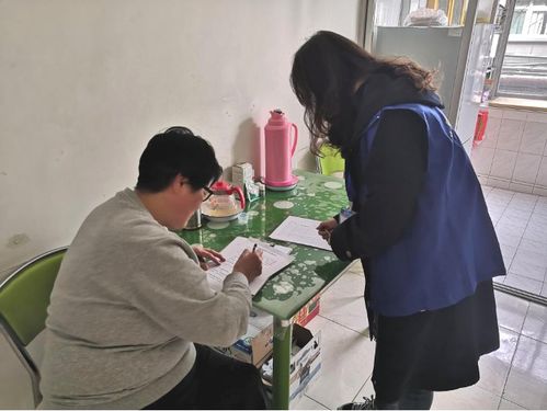 有没有日期自动更新的电脑桌面壁纸（有没有带日历的桌面壁纸能自动更新时间日期的）