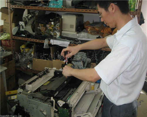 怎么黑进学校微机室主机(如何黑进学校的电脑) 怎么黑进学校微机室主机(如何黑进学校的电脑)