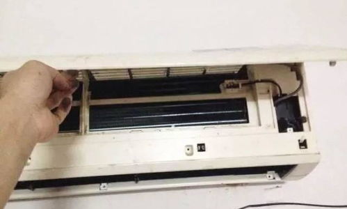 电脑如何接多个显示屏（多屏显示器怎么连接） 