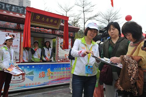 双屏如何设置主显示器(如何设置显示器双屏显示不同的内容) 双屏如何设置主显示器(如何设置显示器双屏显示不同的内容)