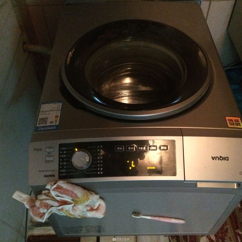 电脑黑屏不显示怎么办