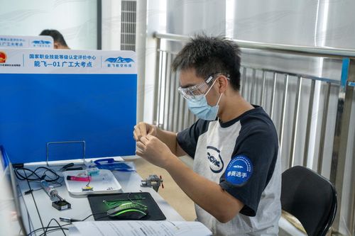 液晶电视如何连接电脑（如何选液晶电视）