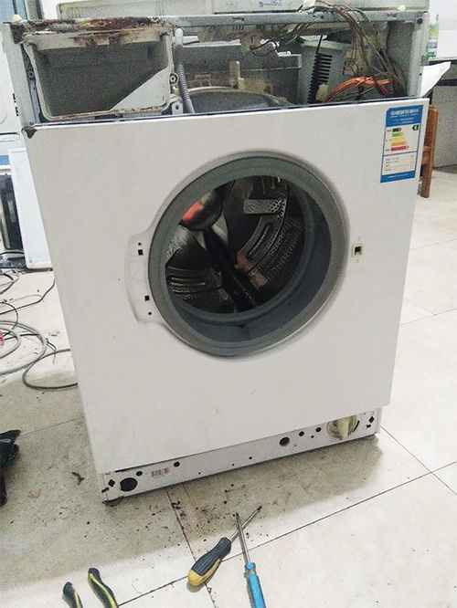 电脑分辨率万能调节器 V1.0 绿色免费版（电脑分辨率万能调节器 V1.0 绿色免费版功能简介）