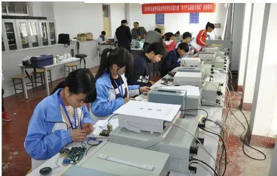 空调水流进室内咋办 空调内机滴水吹通了为什么还在滴水 空调水流进室内咋办 空调内机滴水吹通了为什么还在滴水