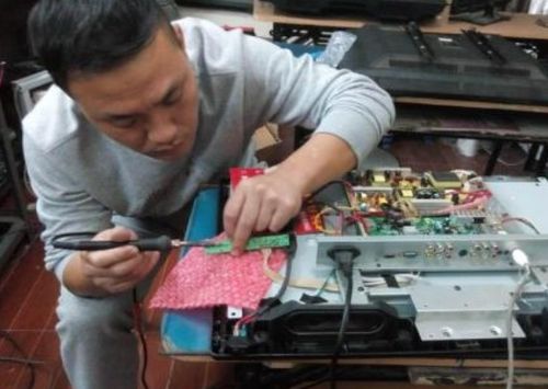 洗衣机为什么甩水会响一下 怎么修复与排查方法